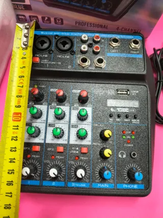 Mesa de mezclas musical nueva