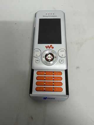Sony Ericsson W580i Plata/Blanco