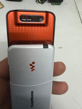 Sony Ericsson W580i Plata/Blanco