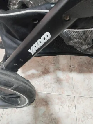 Carrito de bebé rosa