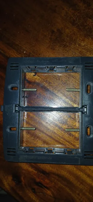 Supporti doppi Living International