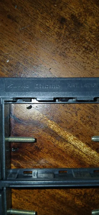 Supporti doppi Living International