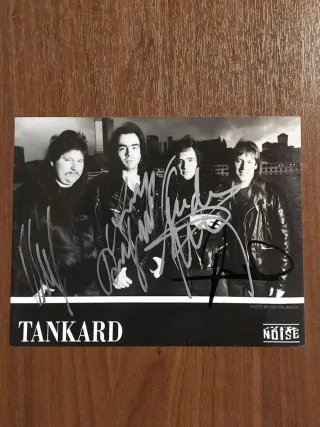 Tankard - Foto firmada