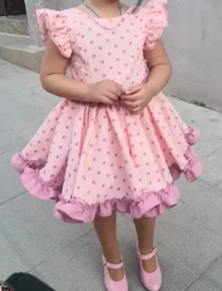 Vestido rosa de lunares