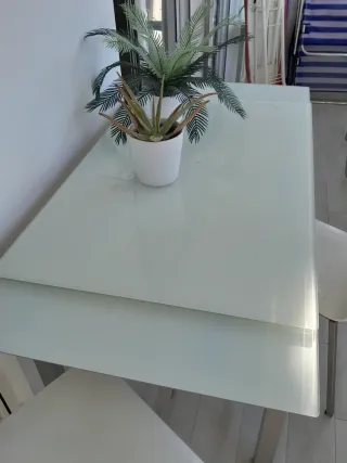 Mesa de comedor cristal y metal