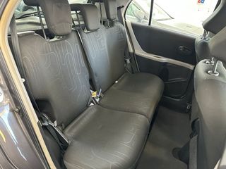 Toyota Yaris 2011 1.0 VVT-i 70cv gasolina 5p