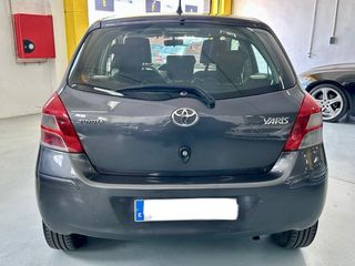Toyota Yaris 2011 1.0 VVT-i 70cv gasolina 5p
