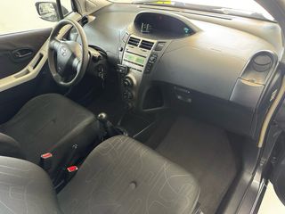 Toyota Yaris 2011 1.0 VVT-i 70cv gasolina 5p