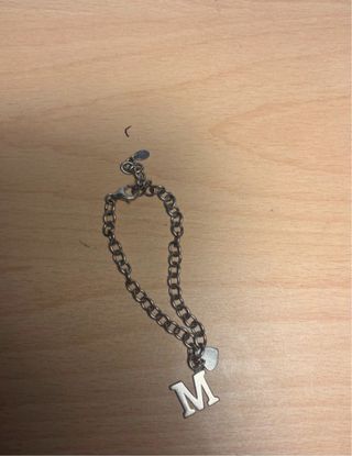 Bracciale con ciondolo lettera M e cuore