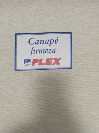 Base tapizada FLEX 135x190cm con patas