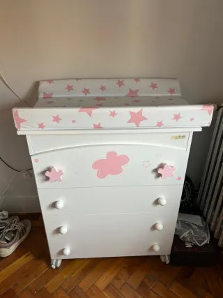 Cuna infantil con cambiador