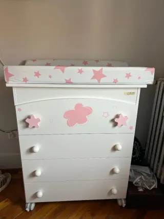 Cuna infantil con cambiador