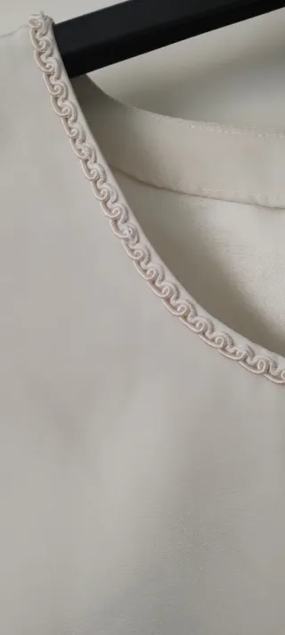 Blusa Top beige con puntilla XL Elegante