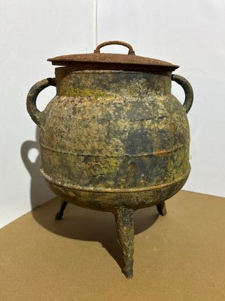 Olla Antigua Hierro Fundido 10L