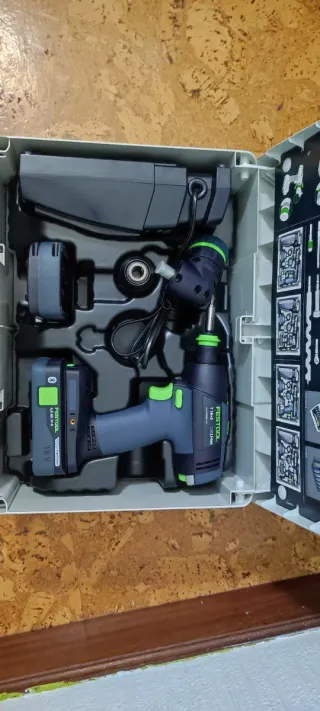 Nivel y escuadra de obra Stabila