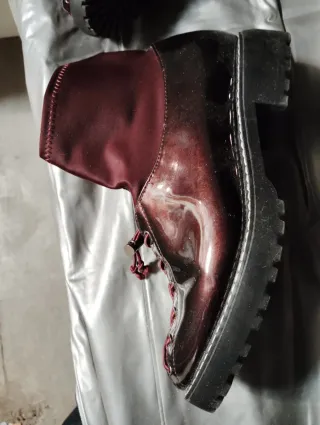 Botines de charol con cordones