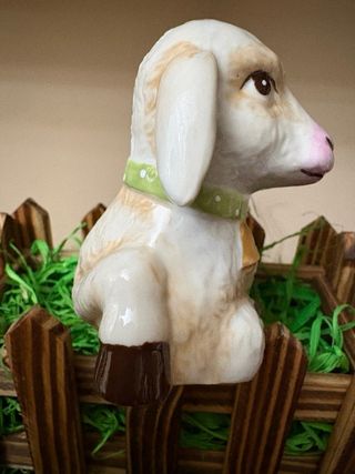 Agnello Villeroy & Boch in ceramica