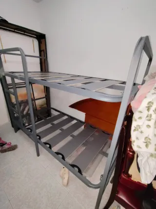 Litera metálica y de madera