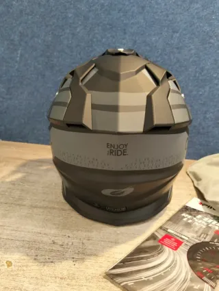 O'NEAL Unisex – Adulto Sierra Helmet R V.23 Casco