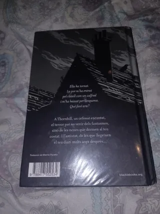 Thornhill: Orfenat de noies (Catalan Edition)