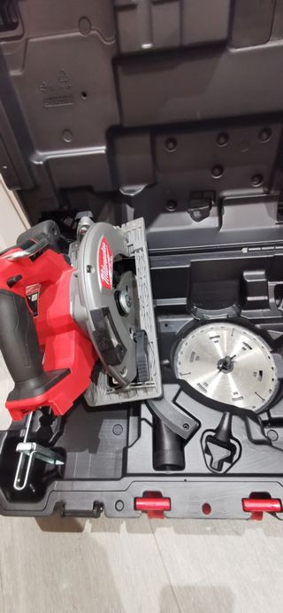 Sierra Circular Milwaukee M18 para Madera/Plástico