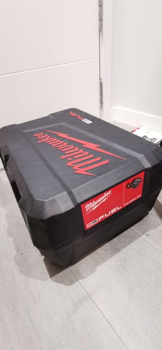 Sierra Circular Milwaukee M18 para Madera/Plástico