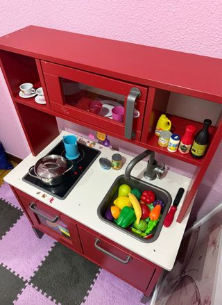 Cocina de juguete infantil roja