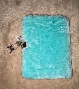 Diario unicornio peludo con candado