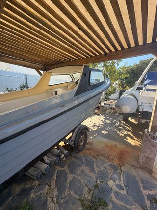 Lancha cabinada Honda 50CV + remolque