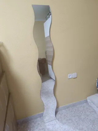 Espejo decorativo ondulado