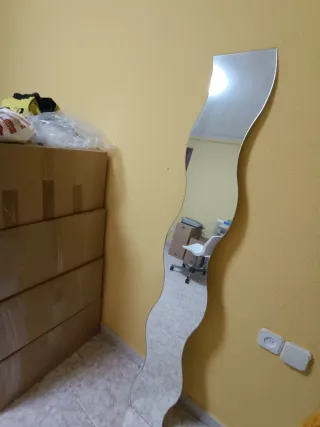 Espejo decorativo ondulado