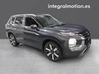 Mitsubishi Outlander PHEV Kaiteki 4WD