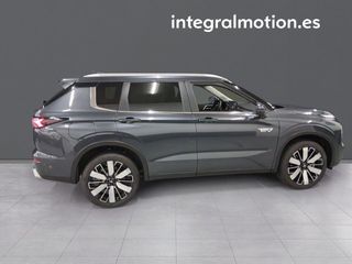 Mitsubishi Outlander PHEV Kaiteki 4WD