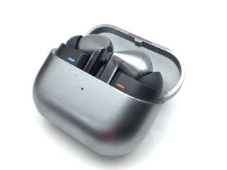 in-ear samsung galaxy buds 3 pro