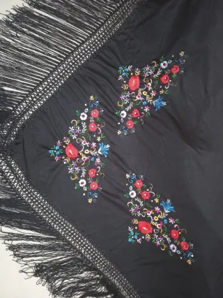 Mantón de Manila bordado multicolor