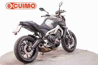 YAMAHA MT 09