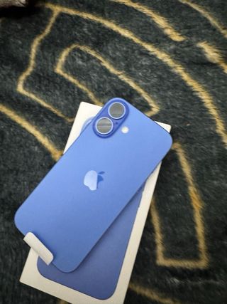 iPhone 16 azul