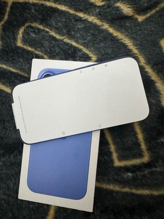 iPhone 16 azul