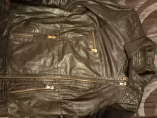 Chaqueta cazadora cruzada de Piel Negra