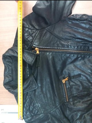 Chaqueta cazadora cruzada de Piel Negra