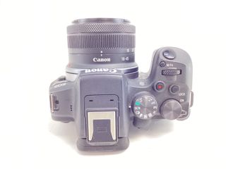 camara digital evil canon eos r10