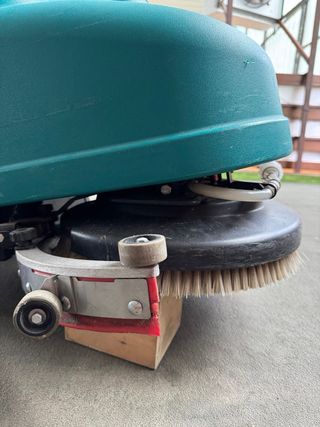 Lavasciuga pavimenti industriale Eureka