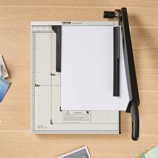 Cortadora de Papel, Trimmer Guillotina, Longitud de Corte de 457.2 mm, Capacidad de 20 Hojas, Cortadora de Papel Guillotina de Alta Resistencia con Barandilla/ Bloqueo de Cuchilla para Cartulina/C...