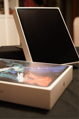 iPad Pro 12.9 3ª Gen + Funda + Factura