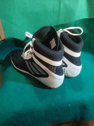 Zapatillas Adidas Talla 41 Negras y Blancas