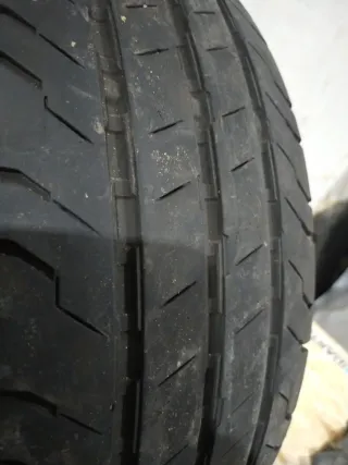 Neumáticos Continental 215/70R15C