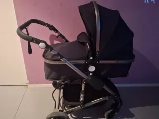 Carrito de bebé negro