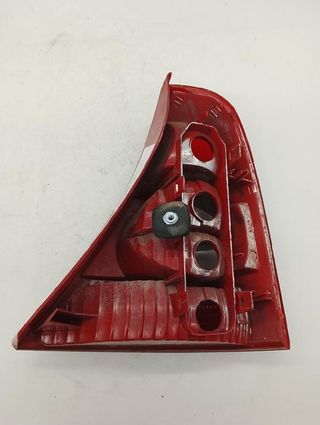 Piloto tras izq 8200071413 renault clio 2314