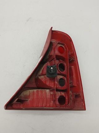 8200071413 piloto tras izq renault clio 2323