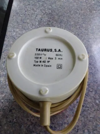 Molinillo de café Taurus rojo